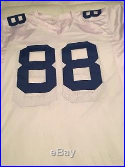 DEZ BRYANT AUTO DALLAS COWBOYS JERSEY WITH GAME USED GLOVES. Comes w COA