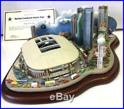 Dallas Cowboys Game Day Sculpture Danbury Mint Figurine Stadium Landmarks