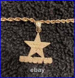 Dallas Cowboys Solid Gold 14k Pendant and a 14k Solid Gold 18 Rope Chain Vtg
