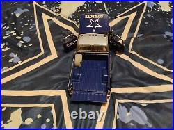 NFL Dallas Cowboys Danbury Mint 1972 Chevrolet Cheyenne Pick Up Truck 124