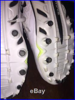 Tony Romo #9 Game Used Worn Cleats Dallas Cowboys All Time Passing Leader HOF
